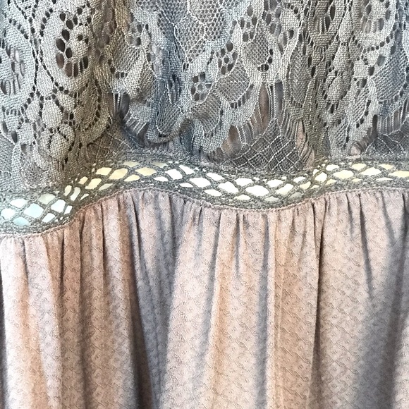 BEAUTIFUL TOP IN SLATE - Picture 7 of 8